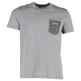 Louis Vuitton-Louis Vuitton Pocket Detail T-shirt in Gray Cotton-Grey