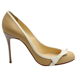 Christian Louboutin Beauté beige 100 Escarpins Marron Chair