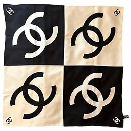 Chanel Cachecol de seda Preto