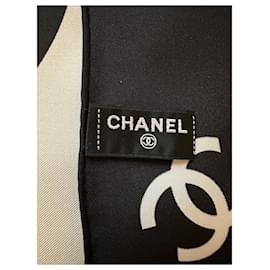 Chanel-Cachecol de seda-Preto