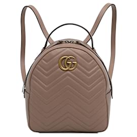 Gucci-Mochila pequeña Gucci GG Marmont Matelasse en color topo-Otro