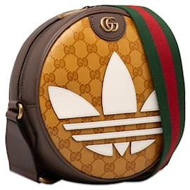 Gucci-Hellbraune, kleine, runde Umhängetasche „Ophidia“ von Gucci x Adidas-Kamel