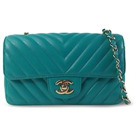 Chanel-Borsa a tracolla rettangolare con patta rettangolare Chanel Mini Chevron in pelle di agnello trapuntata verde-Verde