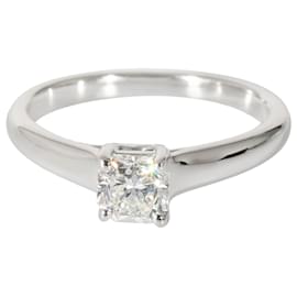 Tiffany & Co-TIFFANY & CO. Anello di fidanzamento con diamante Lucida in platino E VS2 0.52 ctw-Argento,Metallico
