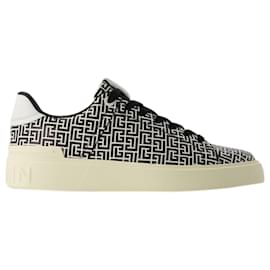 Balmain-B-Court Sneakers - Balmain - Leather - Black-Black