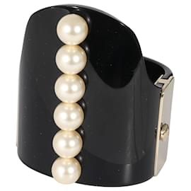 Chanel-Chanel 2015 Bracelet jonc à charnière en résine dorée avec fausses perles-Métallisé