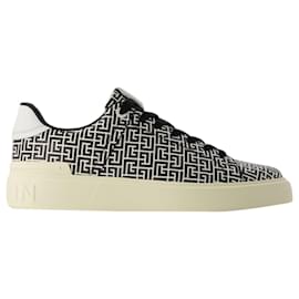 Balmain-B-Court Sneakers - Balmain - Leather - Black-Black