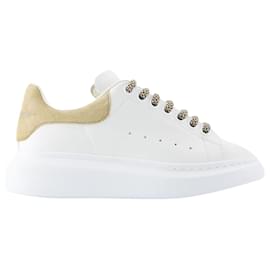 Alexander Mcqueen-Oversized Sneakers - Alexander Mcqueen - Leather - White/camel-White
