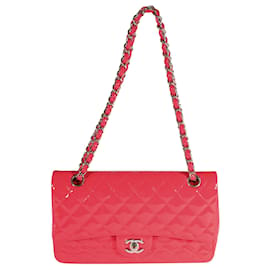 Chanel-Borsa con patta classica foderata in pelle verniciata trapuntata rosa caramella Chanel-Rosa