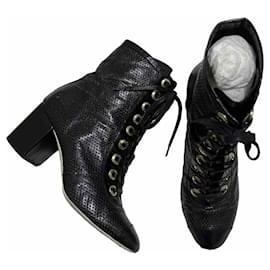 Chanel-Stivali con lacci-Nero