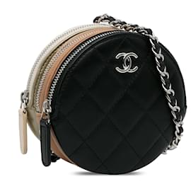 Chanel-Chanel Schwarze CC-Umhängetasche mit dreifachem Reißverschluss und rundem Reißverschluss-Schwarz