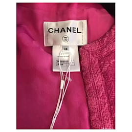 Chanel-New 2019 Fall Tweed Cape-Fuschia