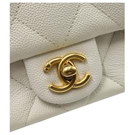 Chanel-Chanel Pearl Crush Mini Square Flap Bag aus weißem Kaviarleder-Weiß