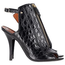 Sandales à bride arrière avec fermeture éclair embossée croco Givenchy en cuir noir Noir