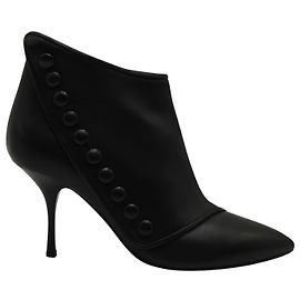 Giuseppe Zanotti Botins com salto abotoado em couro preto Preto