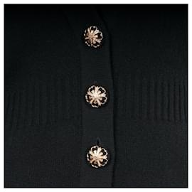 Chanel-Cardigan cappotto in cashmere nero con bottoni gioiello.-Nero