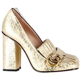 Gucci-Bombas Gucci GG Marmont com franja em couro dourado-Dourado