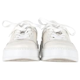 Gucci-Gucci GG Embossed Low Sneakers in White Leather-White