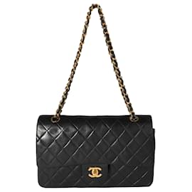Chanel-Chanel Vintage Bolso con solapa forrado clásico mediano de piel de cordero negra acolchada-Negro