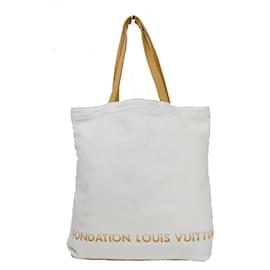 Louis Vuitton-Louis Vuitton Fondation-Weiß