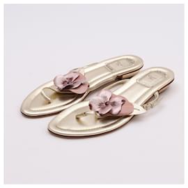 Dior-Tamanho das sandálias embelezadas com flores em couro dourado claro metálico Dior 37.5 eu-Dourado