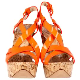 Casadei-Casadei Crisscross High Block Heel Sandalen aus orangefarbenem Lackleder-Orange