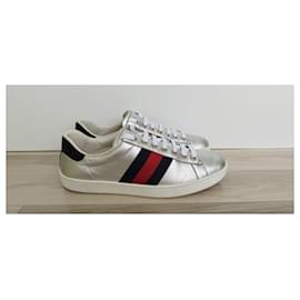 Gucci-Sneakers-Silvery
