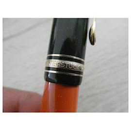 Montblanc-Limited edition fountain pen from 1992, Hemingway edition, 18k gold nib, IN GOOD CONDITION-Orange