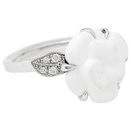 Chanel-Chanel ring, "Camellia", WHITE GOLD, white agate and diamonds.-Other