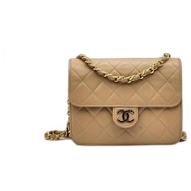 Chanel-Bolso de solapa mini clásico atemporal de Chanel-Beige