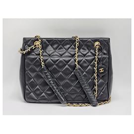 Chanel-Chanel Classic Shopping Schultertasche und Tote Bag mit Anhänger-Schwarz