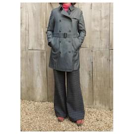 Burberry-Trench Coats-Cinza