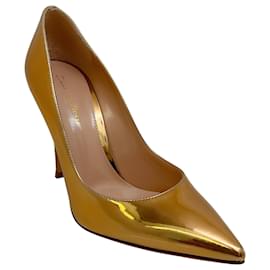 Autre Marque-Décolleté Gianvito Rossi in pelle metallizzata oro-D'oro