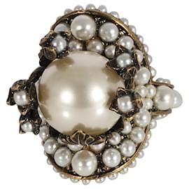 Gucci-Gucci Floral Buds Brass Tone Faux Pearl Flower Cocktail Ring-Metallic