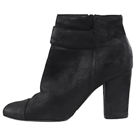 Chanel-Schwarze High Heel-Stiefel mit CC-Charme - Größe EU 37.5-Schwarz