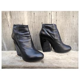 Pierre Hardy-Pierre Hardy ankle boots size 39.5-Black