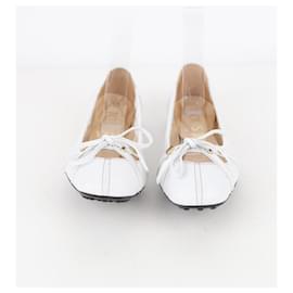 Tod's-Leather ballet flats-White