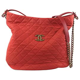 Chanel-Chanel Red Caviar Country Chic Hobo-Red