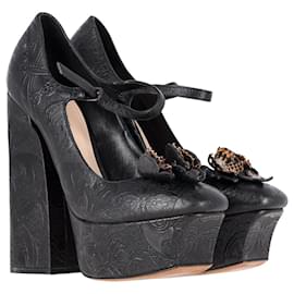 Bottega Veneta-Bottega Veneta Zapatos de salón Mary Jane con plataforma y mariposa en relieve de edición limitada en cuero negro-Negro
