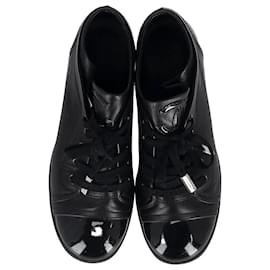 Chanel-Chanel CC Cap-Toe Low-Top Sneakers aus schwarzem Leder-Schwarz