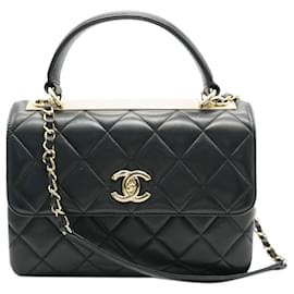 Chanel-Chanel – Kleine trendige CC-Flap-Tasche aus gestepptem Lammleder in Schwarz mit zwei Griffen-Schwarz