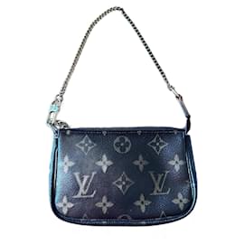 Louis Vuitton-Mini bolsito accesorio Monogram-Castaño