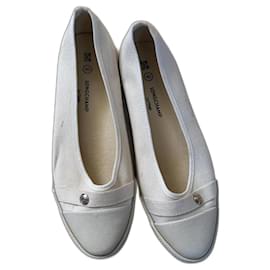 Longchamp Ballet flats Eggshell