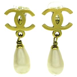 Chanel-Orecchini pendenti con clip di perle finte Chanel in oro CC-D'oro