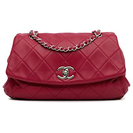 Chanel-Aba curva em couro de bezerro acolchoado vermelho Chanel-Vermelho