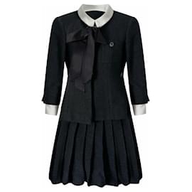 Chanel-Passarela CC Botões de joia Tweed preto Conjunto-Preto
