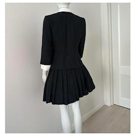 Chanel-Conjunto de tweed negro con botones de joya de la pista CC.-Negro