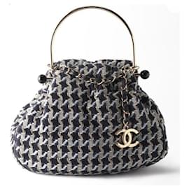 Chanel-Sac à main en tweed de la collection Chanel 05P.-Noir,Beige,Bleu Marine