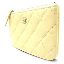 Chanel-Gelbe Chanel-Mini-O-Case-Tasche aus Lammleder-Gelb