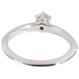 Tiffany & Co-TIFFANY & CO. Anello di Fidanzamento con Diamante in Platino G VS1 0.26 ctw-Argento,Metallico